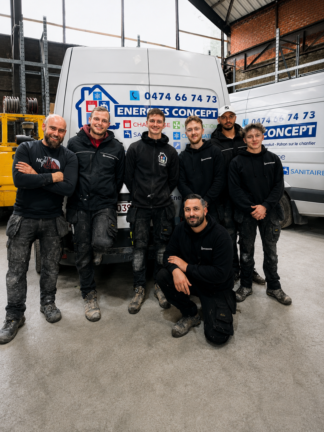L'équipe Energies Concept devant les camions de l'entreprise à Courcelles